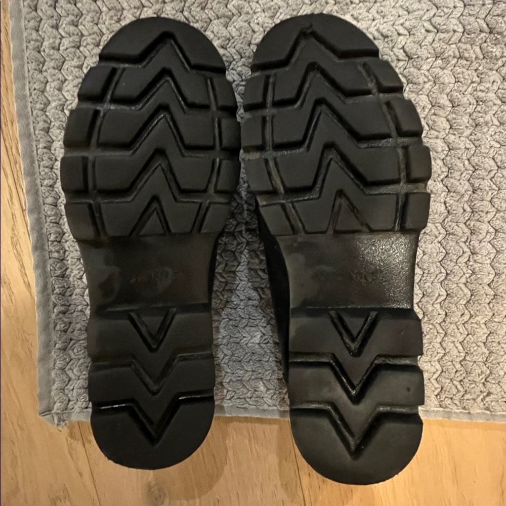 Black Leather Vionic Loafers - Picture 6 of 6